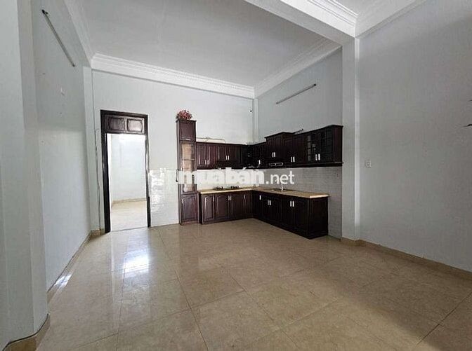 Cho thuê nhà 4 tầng mặt tiền Lý Thái Tông, Thanh Khê.