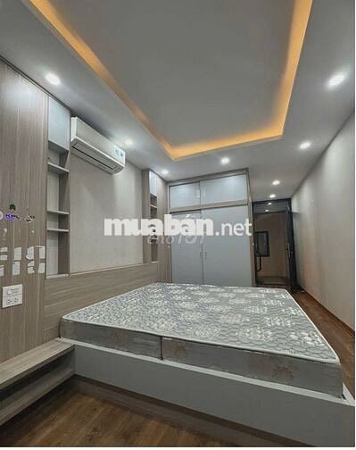 Nhà đẹp 5T Cầu Giấy, DT 30m2, thoáng, ô tô tránh , tặng full nội thất