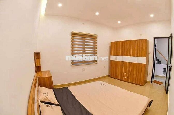 Cho thuê nhà 3 tầng mặt tiền Lê Thị Tính, Thanh Khê