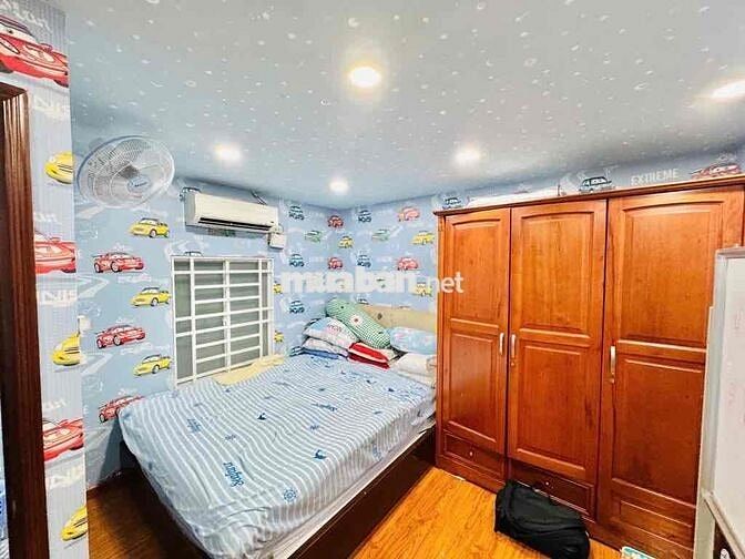 BÁN NHÀ TRUNG TÂM TÂN BÌNH NGAY LÝ THƯỜNG KIỆT NỞ HẬU NHÀ ĐẸP Ở NGAY .