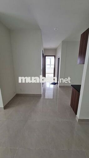 Em cần sang lại HĐ thuê căn 3PN 95m2 / Nhà trống có rèm / Giá 13,5tr