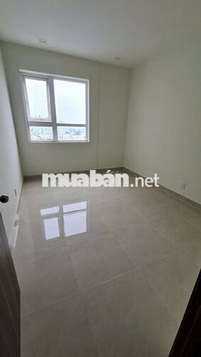 Em cần sang lại HĐ thuê căn 3PN 95m2 / Nhà trống có rèm / Giá 13,5tr