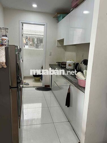 Cho thuê Master Bedroom WC riêng trong căn hộ 72m2 2PN, 2WC