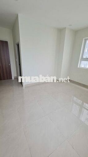 Em cần sang lại HĐ thuê căn 3PN 95m2 / Nhà trống có rèm / Giá 13,5tr