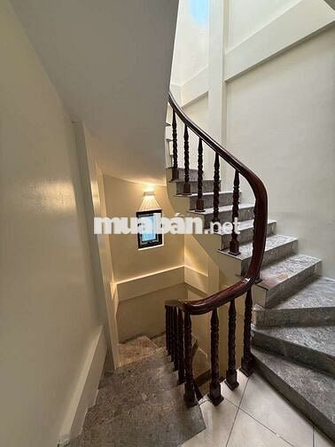 BÁN NHÀ NGÃ TƯ TAM TRINH MAI ĐỘNG 31M * 4 TẦNG GIÁ 4,5 TỶ
