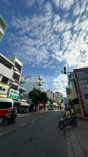 MT HUỲNH VĂN BÁNH - NGANG 6M - 3 TẦNG - THU NHẬP 30TR/THÁNG - GIÁ CHỈ 