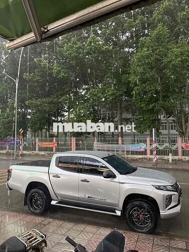 Mitsubishi Triton 2019 4x2 AT Mivec Premium - 1030