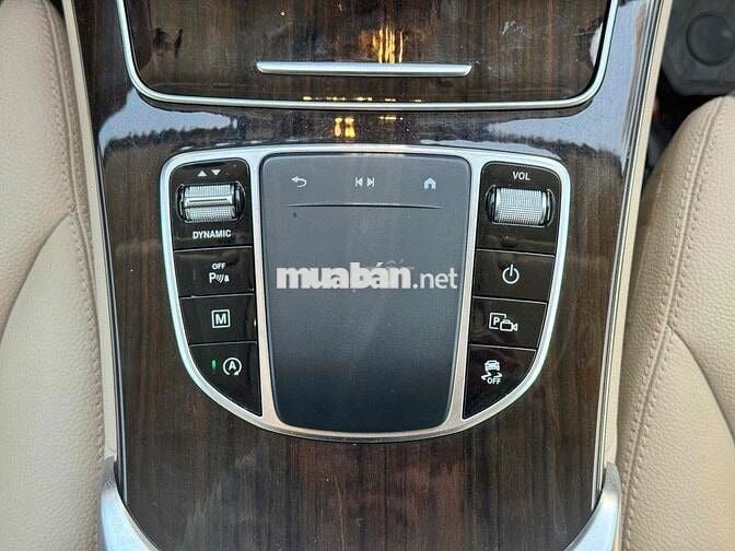 Mercedes Benz GLC200 2022 - 29000 km