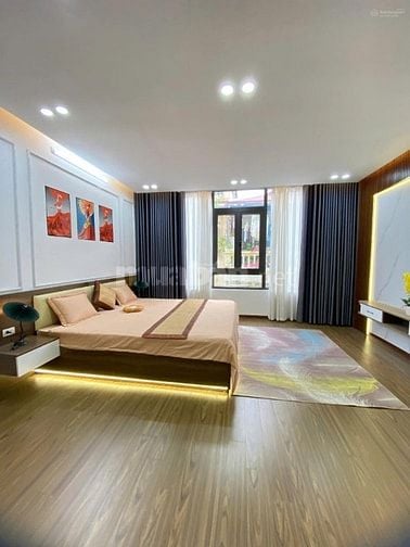 DO NHU CẦU ĐỊNH CƯ NÊN CẦN BÁN GẤP CĂN 7 TẦNG FULL NỘI THẤT 