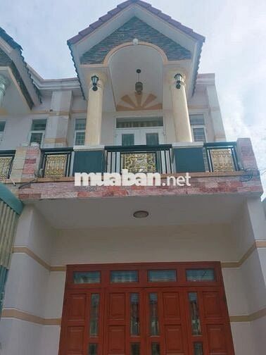 Nhà liền kề 100m2, 3 phòng ngủ, 2 tầng, Hoàng Hoa Thám, Dĩ An