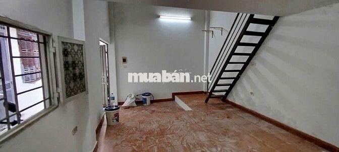 Quận Hoàng Mai, phường Vĩnh Hưng nhà 2 tầng 26m2 đất sổ đỏ