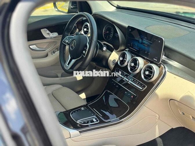 Mercedes Benz GLC200 2022 - 29000 km