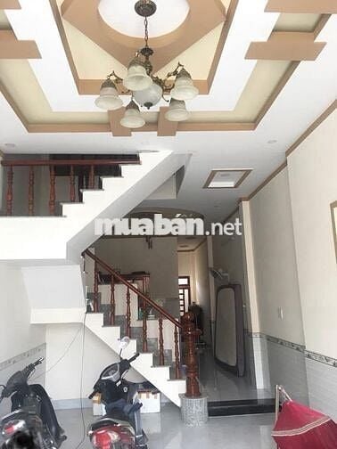 Nhà liền kề 100m2, 3 phòng ngủ, 2 tầng, Hoàng Hoa Thám, Dĩ An