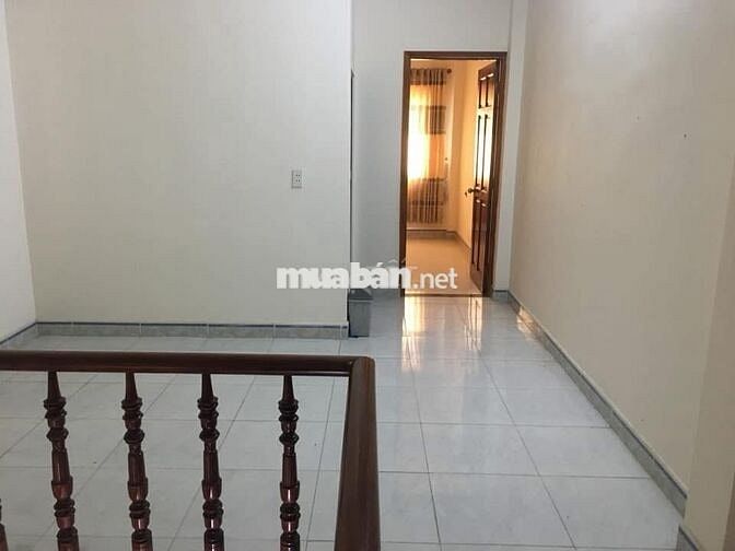 Nhà liền kề 100m2, 3 phòng ngủ, 2 tầng, Hoàng Hoa Thám, Dĩ An
