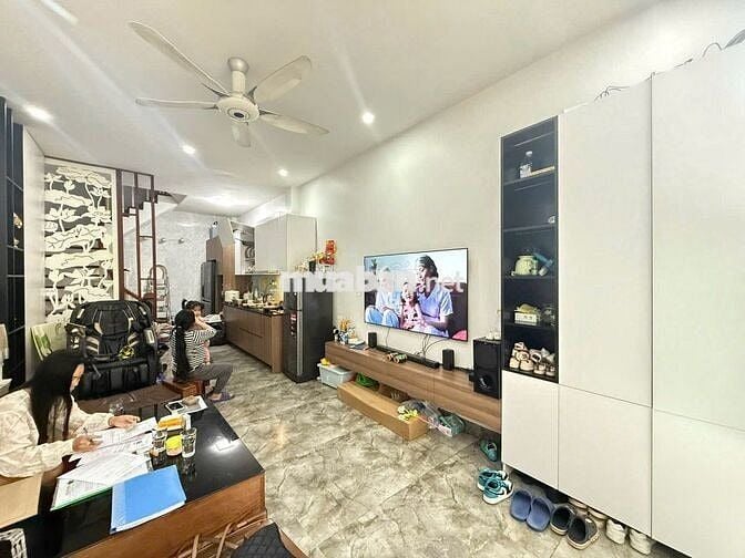 Siêu hiếm phân lô ô tô Kim Đồng 40m, 6 tầng chỉ nhỉnh 13 tỷ