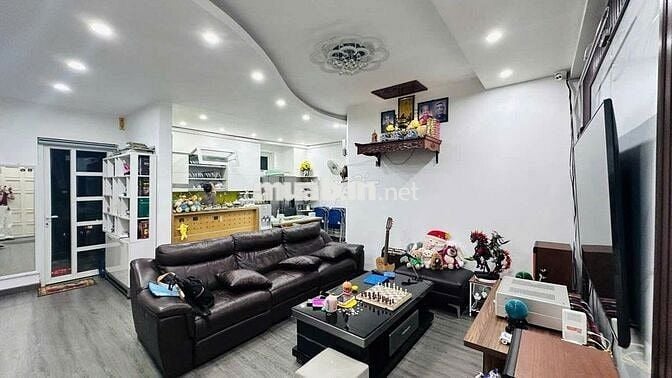 Chính chủ bán CH 137 Nguyễn Ngọc Vũ, 113m2, 3N,2WC giá 8.35 tỷ