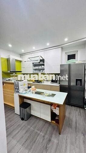 Chính chủ bán CH 137 Nguyễn Ngọc Vũ, 113m2, 3N,2WC giá 8.35 tỷ