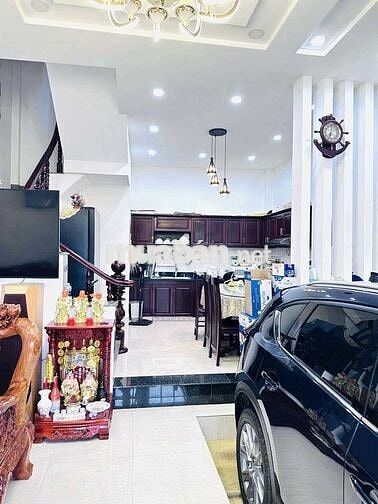 Bán Nhà Quận 7 Đường Ô tô thông Huỳnh Tấn Phát 60m2 4 Tầng 4PN 7.8 tỷ