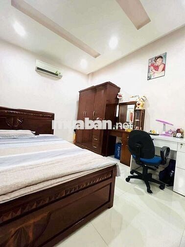 Bán Nhà Quận 7 Đường Ô tô thông Huỳnh Tấn Phát 60m2 4 Tầng 4PN 7.8 tỷ