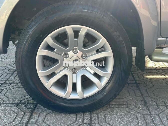 Ford Everest 2014 Limited số tự động