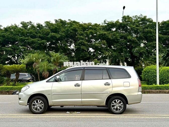 Toyota Innova 2007 G - 136000 km