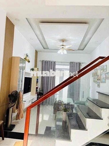 Cho thuê nhà gần chợ Hiệp Bình,/đs 38,p.HBC 3 tầng 19tr TL