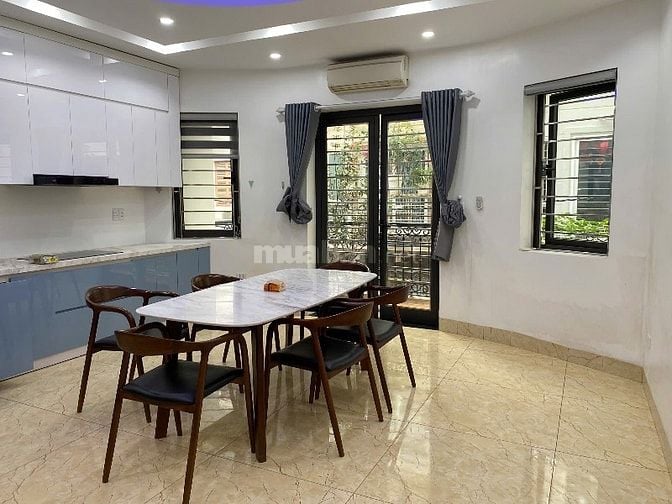Chính chủ cho thuê nhà 5 Tầng,100m2-Lạc Long Quân,Nghĩa Đô,Cầu Giấy