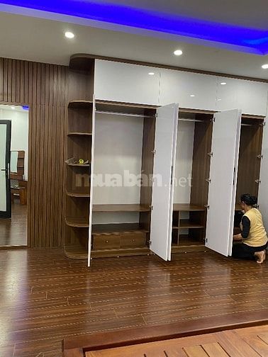 Chính chủ cho thuê nhà 5 Tầng,100m2-Lạc Long Quân,Nghĩa Đô,Cầu Giấy