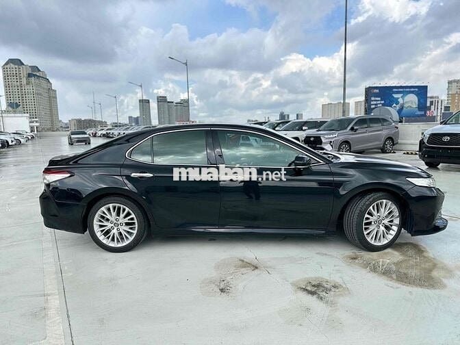 Toyota Camry 2019 2.5Q - tự động xe đẹp BH HÃNG