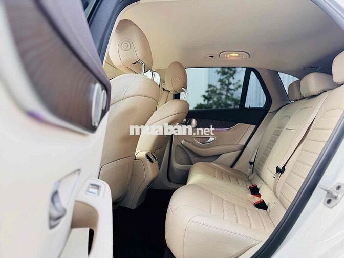 Mercedes GLC200 4Matic 2021 Trắng Kem