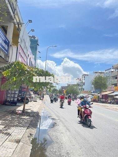 Mặt Tiền Đường Cách Mạng Tháng 8, Vỉa Hè Rộng Nhà Mới
