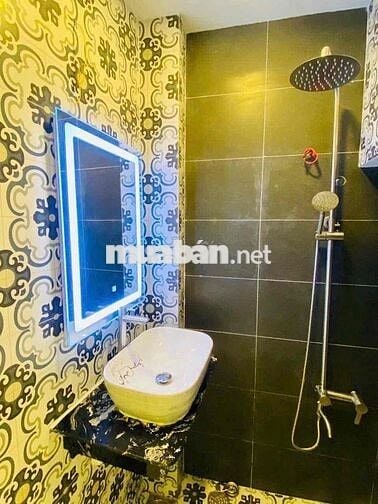 Nhà nguyên căn siêu hạt dẻ ngay sát cầu Nguyễn văn cừ