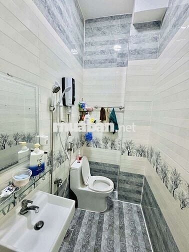 Cho thuê nhà hẻm xe tải thông kinh doanh tốt- Phú Định Q8 nhà mới đẹp