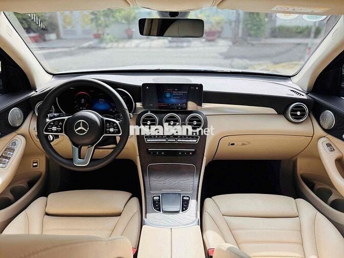 Mercedes GLC200 4Matic 2021 Trắng Kem