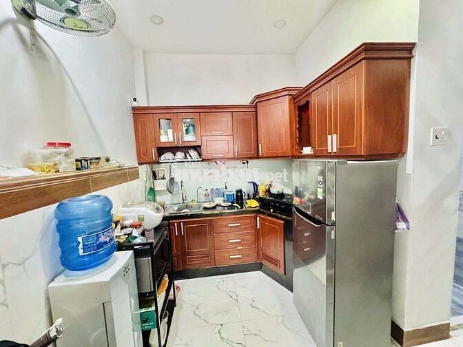 Cho thuê nhà hẻm xe tải thông kinh doanh tốt- Phú Định Q8 nhà mới đẹp
