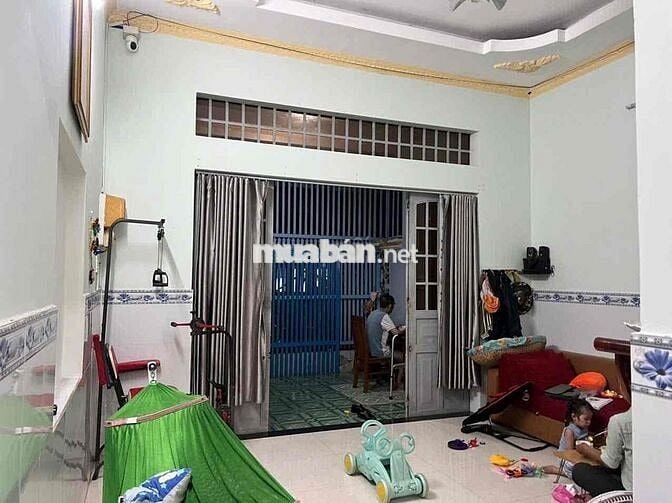 NHÀ Ở NGAY 4.6 x16.8, NGÃ 3 CÂY LỚN, HẺM OTO, ĐÔNG HOÀ, NHỈN 3 ĐỒNG TL