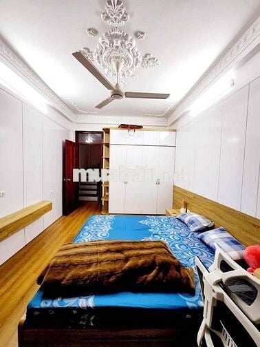 Bán nhà 5 tầng mới xây, đầy đủ nội thất Đường Láng hạ.