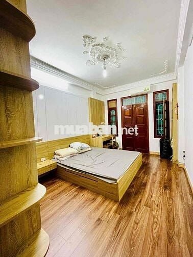 Bán nhà 5 tầng mới xây, đầy đủ nội thất Đường Láng hạ.