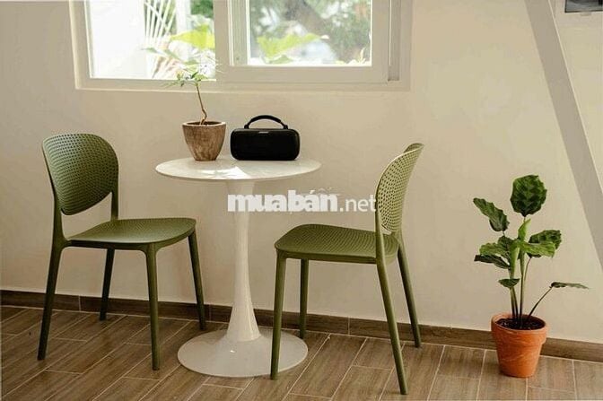 Căn hộ gác cao 2m, ban công thoáng rộng giá rẻ, giáp quận 1, Hàng Xanh