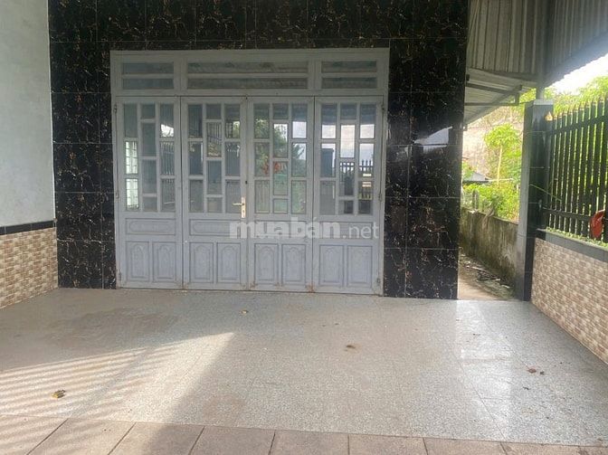 Cần tiền bán nhà cấp 4. DT 123m2 ở Hóc Môn giá 830 triệu.