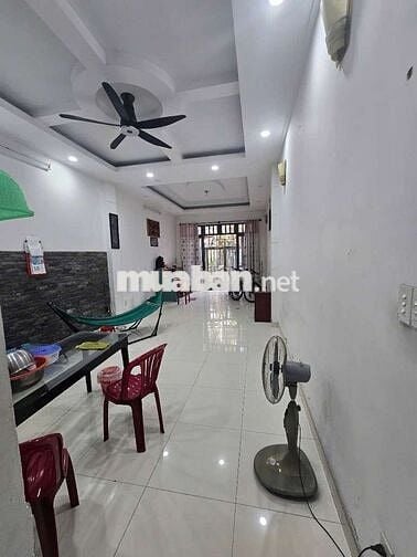 BÁN NHÀ NGAY CHỢ TÂN HƯƠNG, 4,5X20, 3 TẦNG, HẺM 8M, GIÁ 8,8 TỶ