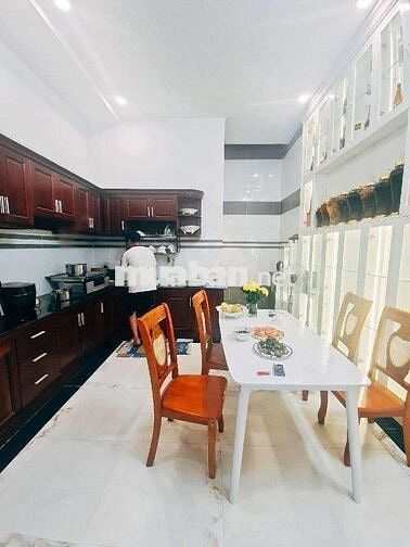 Nhà 4 Tầng, Nguyễn Hữu Tiến,Tân Phú, hẻm 8m,
Dt 4x17m giá trên 8 Tỷ