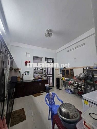 BÁN NHÀ NGAY CHỢ TÂN HƯƠNG, 4,5X20, 3 TẦNG, HẺM 8M, GIÁ 8,8 TỶ