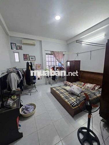 BÁN NHÀ NGAY CHỢ TÂN HƯƠNG, 4,5X20, 3 TẦNG, HẺM 8M, GIÁ 8,8 TỶ