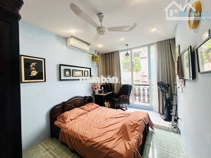 SIÊU PHẨM_Ô Tô tránh_Hoàng Ngân_42m2_5 Tầng_100m Ra Phố Lê Văn Lương!