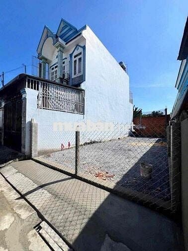 Đất 5x17m Shr Mt đg XTT 20m sau lưng chợ XTT phan Văn Hớn vào 200m