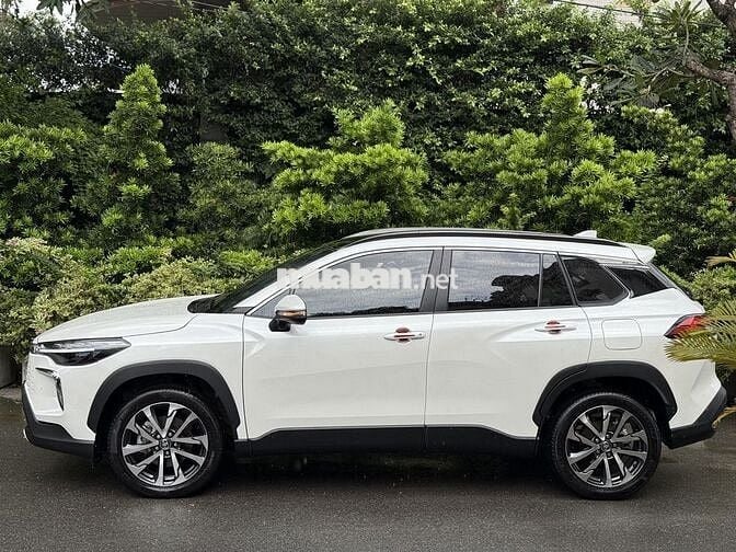 Siêu Lướt Toyota Corolla Cross 2025 1.8V - 4500 km
