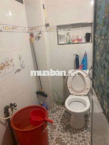 Nhà cho thuê Liên khu 16-18, BT (1 lầu suốt 2WC) nhà trống, hẻm thông