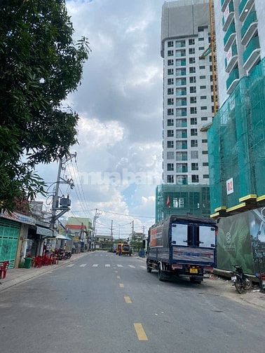 Chính chủ gửi bán căn nhà 1 trệt 1 lầu và 3 phòng ngủ - sát QL13 