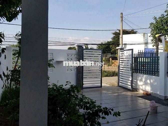 Cho thuê nhà có sân vườn  6m5x21m: 129 m2 ( 2 phòng ngủ: 79m2 )